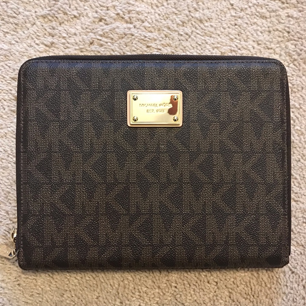 Michael kors LEATHER iPad travel case padfolio